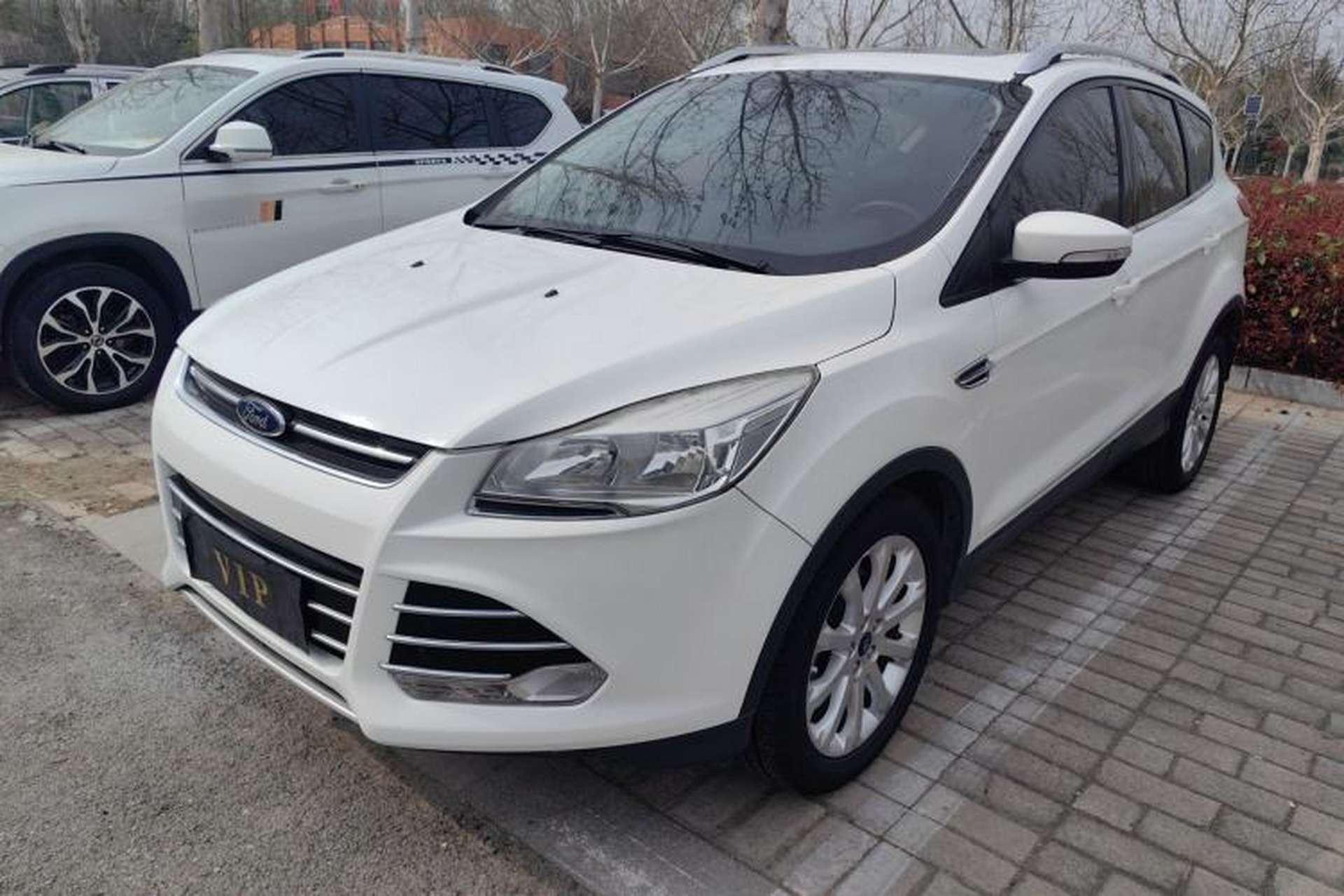 Used Ford Kuga 2013 1.6L GTDi Two-Wheel-Drive Trend Model Front Left 45 Deg