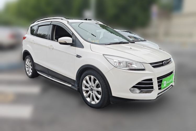 Used Ford Kuga 2013 1.6L GTDi Two-Wheel-Drive Trend Model Front Right 45 Deg