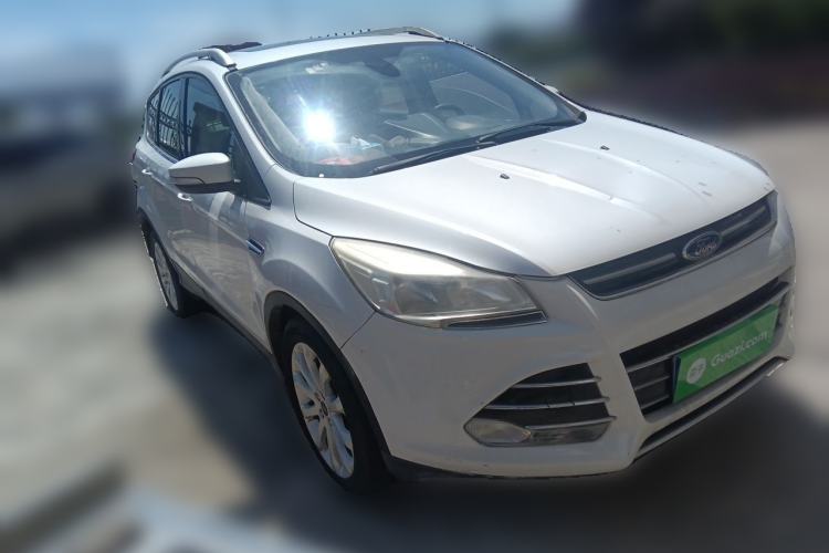 Used Ford Kuga 2013 1.6L GTDi Two-Wheel-Drive Trend Model Front Right 45 Deg