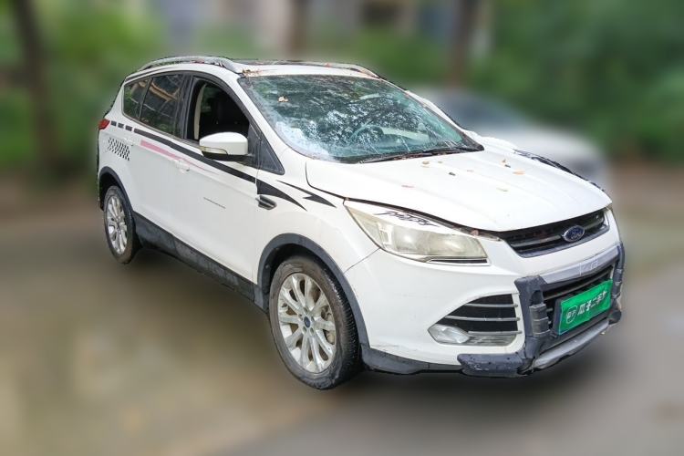 Used Ford Kuga 2013 1.6L GTDi Two-Wheel-Drive Trend Model Front Right 45 Deg