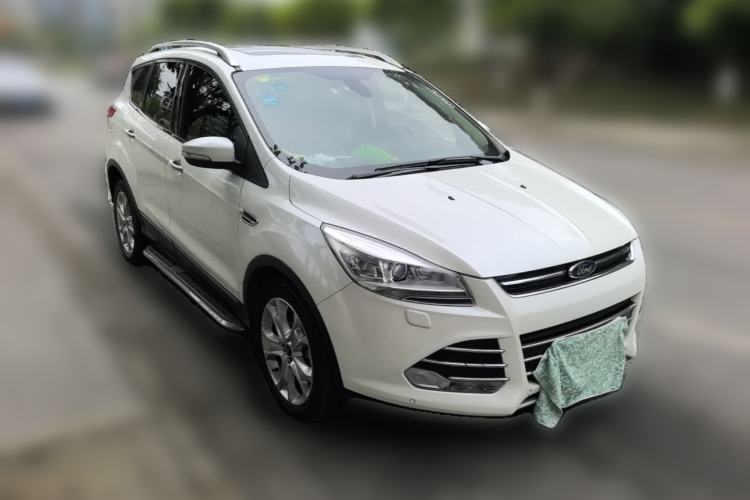Used Ford Kuga 2013 2.0L GTDi Four-Wheel-Drive Sport Model Front Right 45 Deg