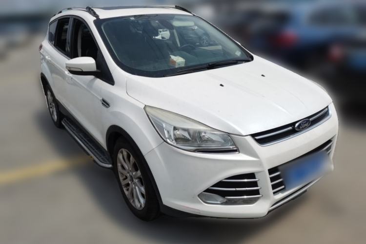 Used Ford Kuga 2013 1.6L GTDi Two-Wheel-Drive Trend Model Front Right 45 Deg