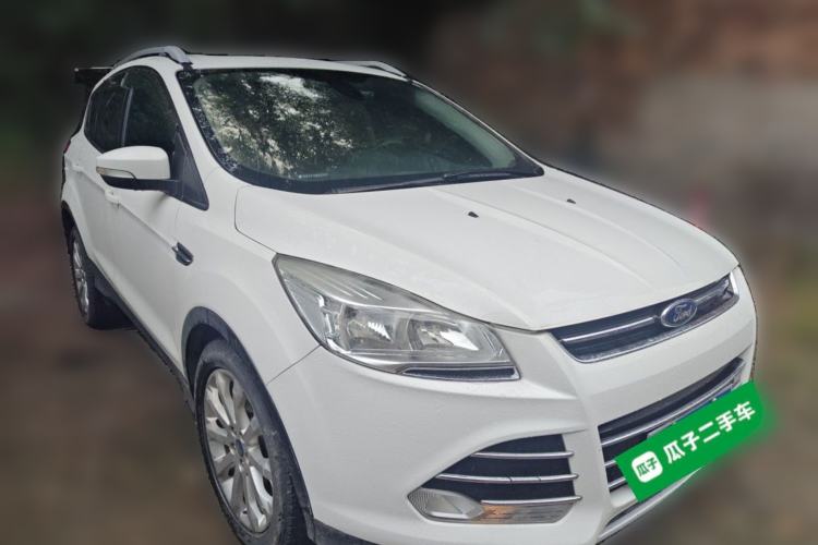 Used Ford Kuga 2013 1.6L GTDi Two-Wheel-Drive Trend Model Front Right 45 Deg