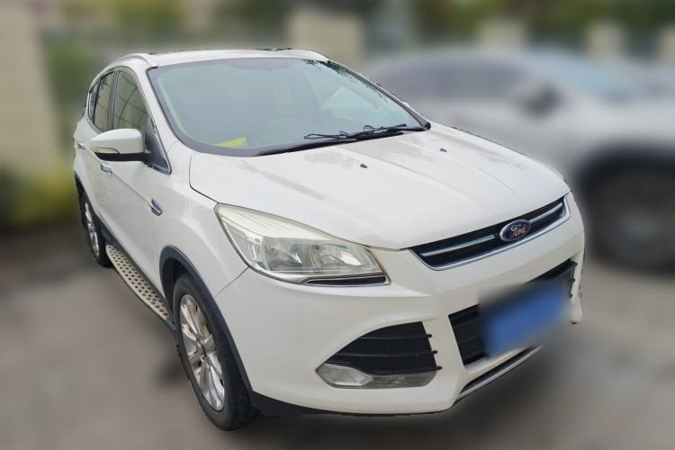 Used Ford Kuga 2013 1.6L GTDi Two-Wheel-Drive Comfort Model Front Right 45 Deg