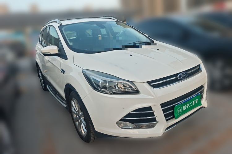 Used Ford Kuga 2013 1.6L GTDi Two-Wheel-Drive Trend Model Front Right 45 Deg