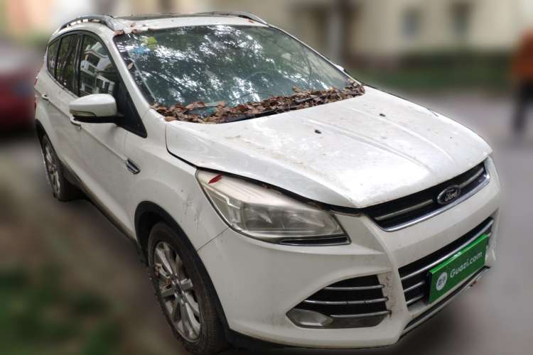 Used Ford Kuga 2013 2.0L GTDi Four-Wheel-Drive Elite Model Front Right 45 Deg