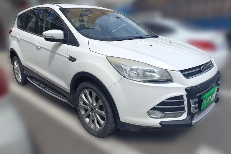 Used Ford Kuga 2013 1.6L GTDi Two-Wheel-Drive Trend Model Front Right 45 Deg