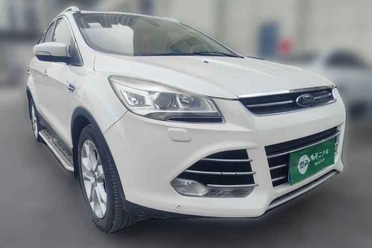Used Ford Kuga 2013 2.0L GTDi Four-Wheel-Drive Sport Model Front Right 45 Deg