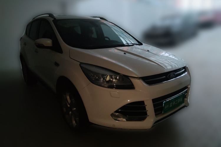 Used Ford Kuga 2013 2.0L GTDi Four-Wheel-Drive Sport Model Front Right 45 Deg