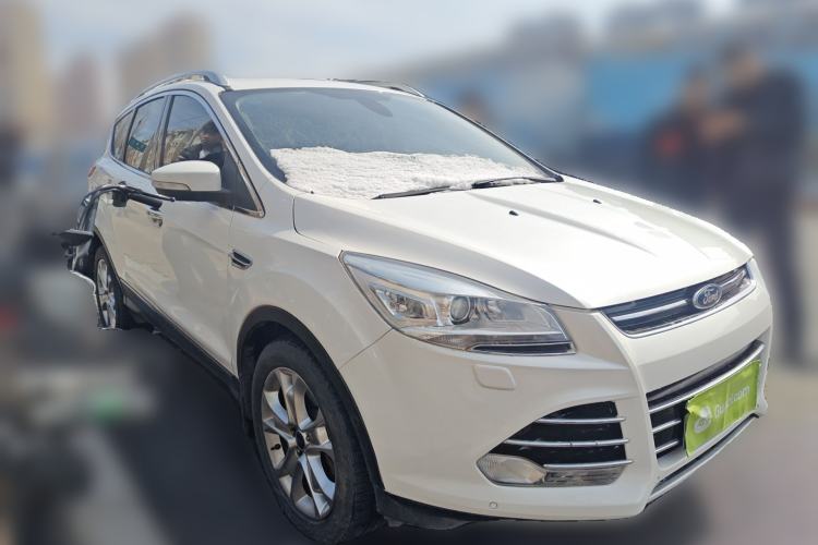 Used Ford Kuga 2013 2.0L GTDi Four-Wheel-Drive Sport Model Front Right 45 Deg