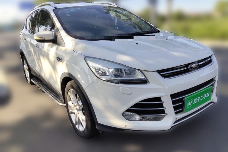 Used Ford Kuga 2013 2.0L GTDi Four-Wheel-Drive Sport Model Front Right 45 Deg