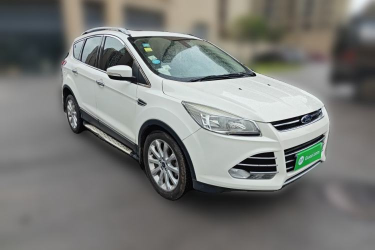 Used Ford Kuga 2013 1.6L GTDi Two-Wheel-Drive Trend Model Front Right 45 Deg