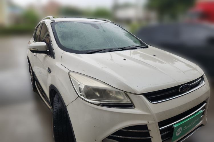 Used Ford Kuga 2013 2.0L GTDi Four-Wheel-Drive Elite Model Front Right 45 Deg