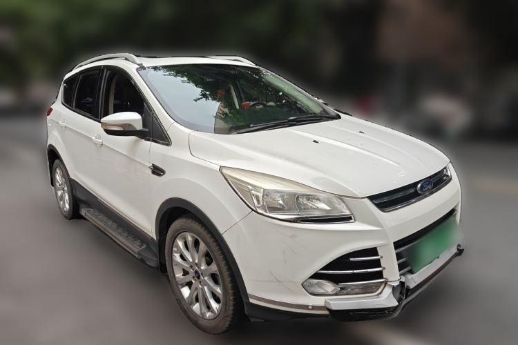 Used Ford Kuga 2013 1.6L GTDi Two-Wheel-Drive Trend Model Front Right 45 Deg