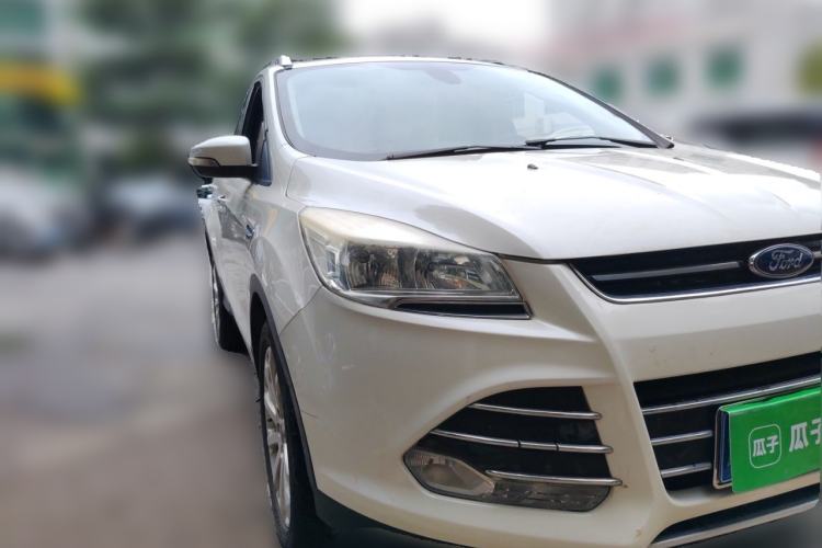 Used Ford Kuga 2013 2.0L GTDi Four-Wheel-Drive Elite Model Front Right 45 Deg