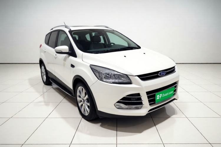 Used Ford Kuga 2013 1.6L GTDi Two-Wheel-Drive Trend Model Front Right 45 Deg
