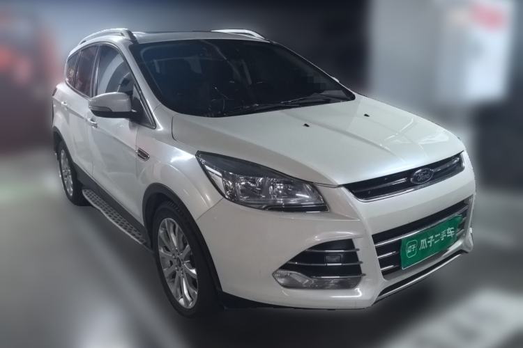 Used Ford Kuga 2013 1.6L GTDi Two-Wheel-Drive Trend Model Front Right 45 Deg