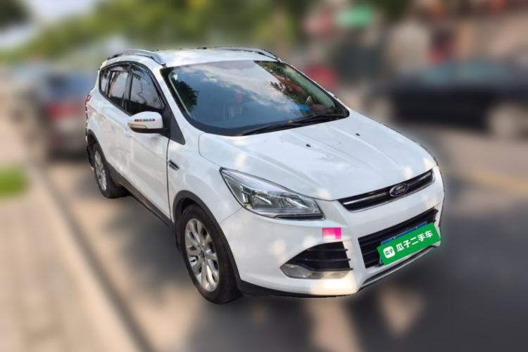 Used Ford Kuga 2013 1.6L GTDi Two-Wheel-Drive Comfort Model Front Right 45 Deg