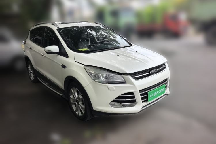 Used Ford Kuga 2013 2.0L GTDi Four-Wheel-Drive Sport Model Front Right 45 Deg
