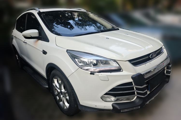 Used Ford Kuga 2013 2.0L GTDi Four-Wheel-Drive Elite Model Front Right 45 Deg