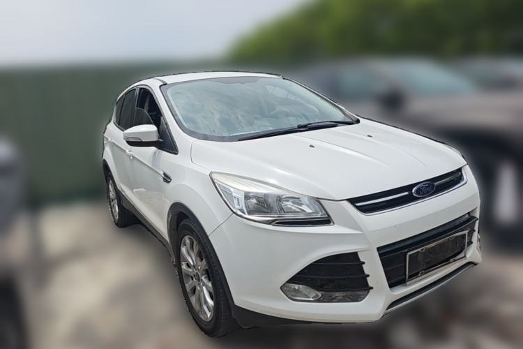Used Ford Kuga 2013 1.6L GTDi Two-Wheel-Drive Comfort Model Front Right 45 Deg