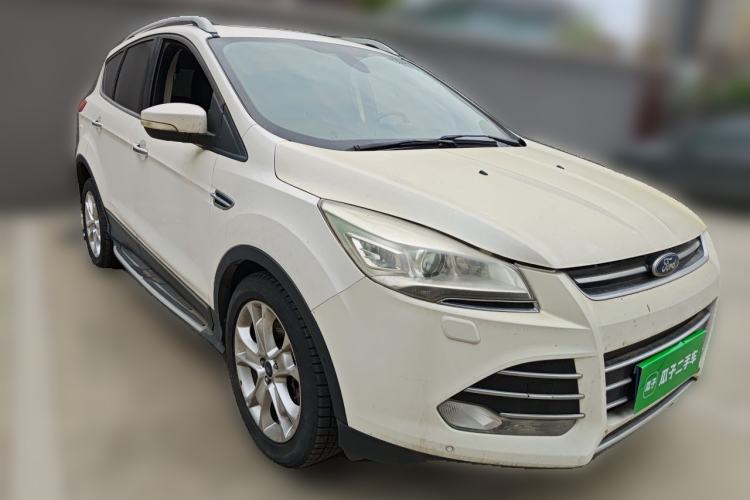 Used Ford Kuga 2013 2.0L GTDi Four-Wheel-Drive Sport Model Front Right 45 Deg