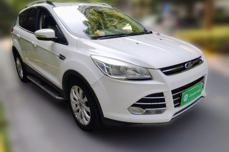 Used Ford Kuga 2013 1.6L GTDi Two-Wheel-Drive Trend Model Front Right 45 Deg