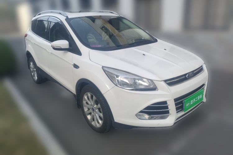 Used Ford Kuga 2013 1.6L GTDi Two-Wheel-Drive Trend Model Front Right 45 Deg