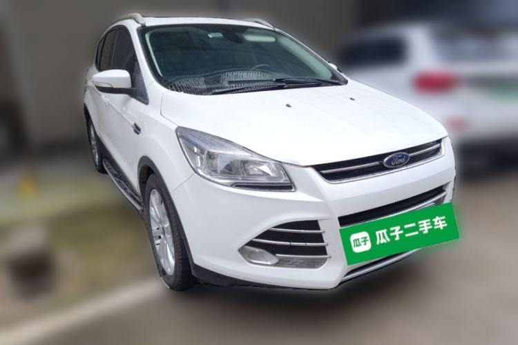 Used Ford Kuga 2013 1.6L GTDi Two-Wheel-Drive Trend Model Front Right 45 Deg