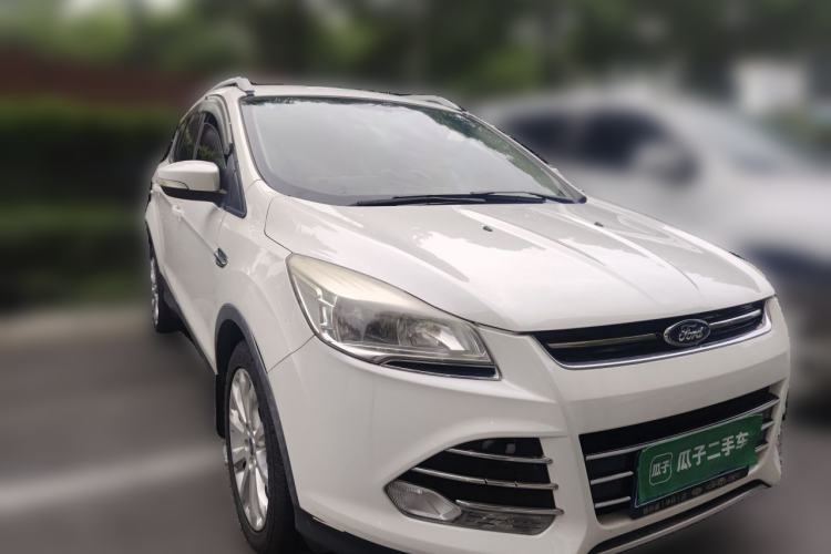 Used Ford Kuga 2013 1.6L GTDi Two-Wheel-Drive Comfort Model Front Right 45 Deg