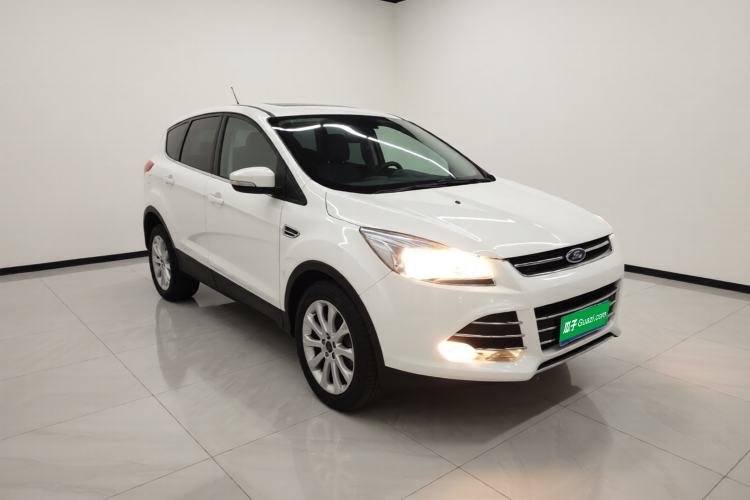 Used Ford Kuga 2013 1.6L GTDi Two-Wheel-Drive Trend Model Front Right 45 Deg