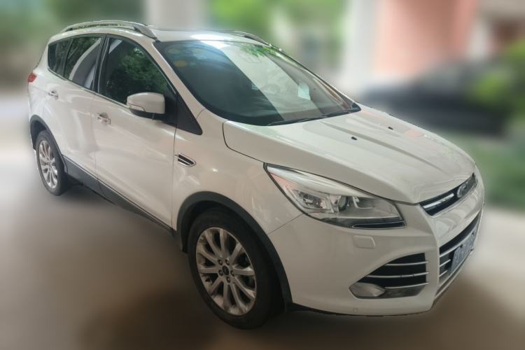 Used Ford Kuga 2013 2.0L GTDi Four-Wheel Drive Premium Model Front Right 45 Deg