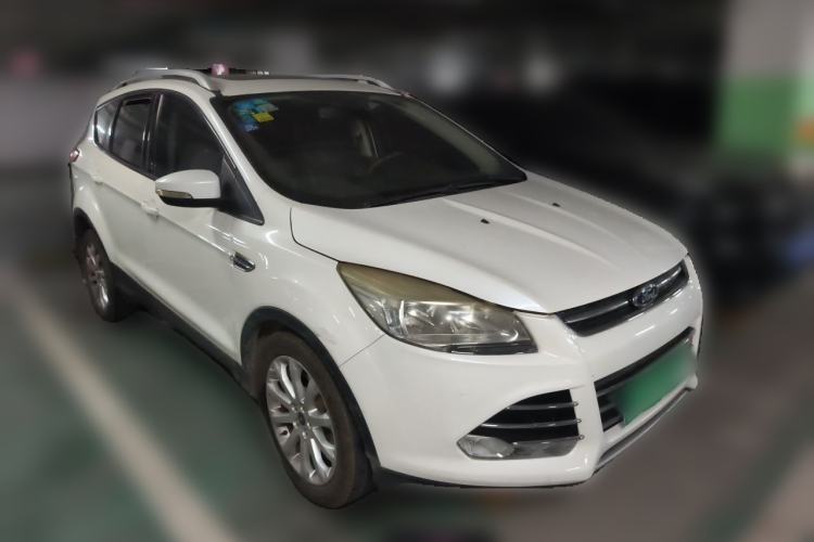 Used Ford Kuga 2013 1.6L GTDi Two-Wheel-Drive Trend Model Front Right 45 Deg
