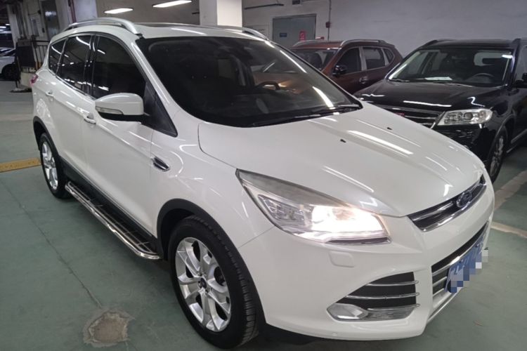 Used Ford Kuga 2013 2.0L GTDi Four-Wheel-Drive Sport Model Front Right 45 Deg