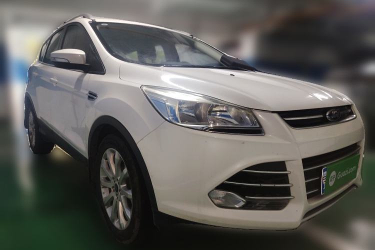 Used Ford Kuga 2013 1.6L GTDi Two-Wheel-Drive Trend Model Front Right 45 Deg