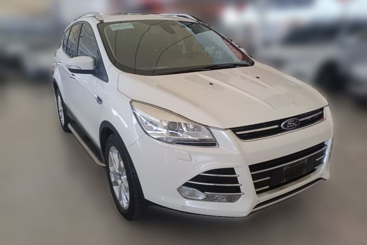 Used Ford Kuga 2013 2.0L GTDi Four-Wheel-Drive Sport Model Front Right 45 Deg