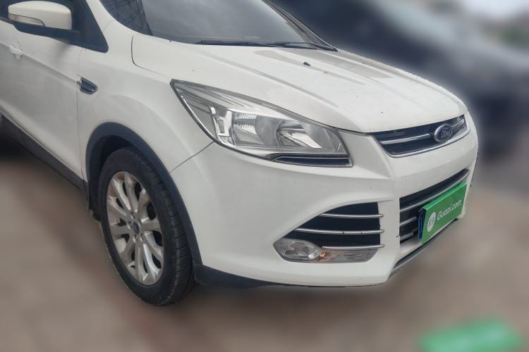 Used Ford Kuga 2013 1.6L GTDi Two-Wheel-Drive Trend Model Front Right 45 Deg