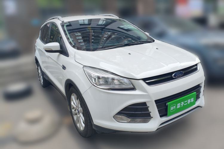 Used Ford Kuga 2013 1.6L GTDi Two-Wheel-Drive Comfort Model Front Right 45 Deg