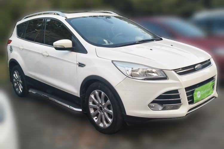 Used Ford Kuga 2013 1.6L GTDi Two-Wheel-Drive Trend Model Front Right 45 Deg