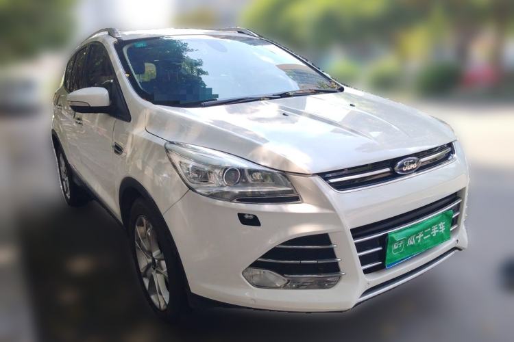 Used Ford Kuga 2013 2.0L GTDi Four-Wheel-Drive Sport Model Front Right 45 Deg