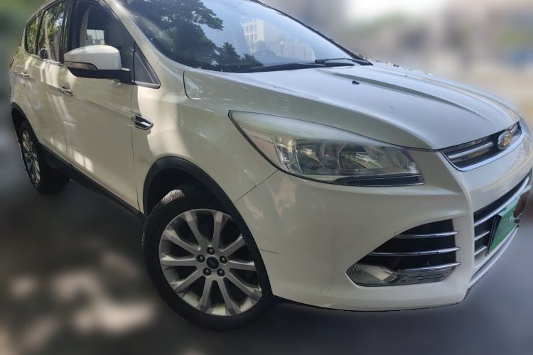 Used Ford Kuga 2013 2.0L GTDi Four-Wheel-Drive Elite Model Front Right 45 Deg