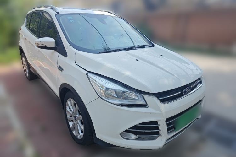 Used Ford Kuga 2013 1.6L GTDi Two-Wheel-Drive Trend Model Front Right 45 Deg