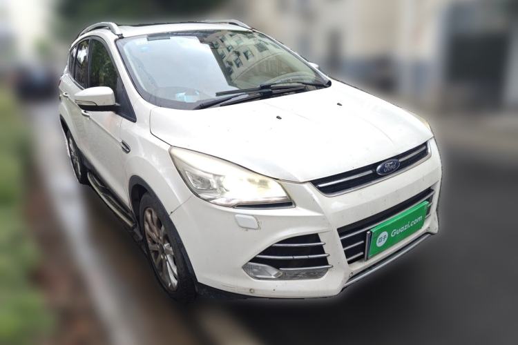 Used Ford Kuga 2013 2.0L GTDi Four-Wheel-Drive Sport Model Front Right 45 Deg