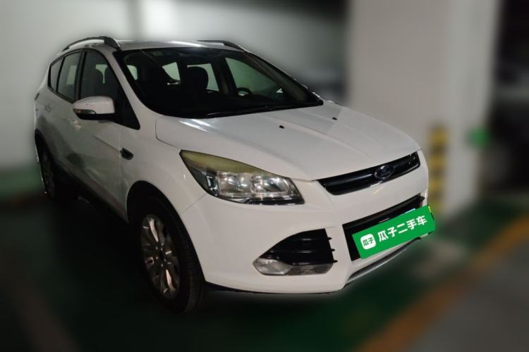 Used Ford Kuga 2013 1.6L GTDi Two-Wheel-Drive Comfort Model Front Right 45 Deg