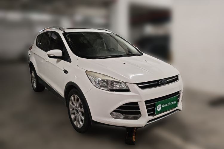 Used Ford Kuga 2013 1.6L GTDi Two-Wheel-Drive Trend Model Front Right 45 Deg