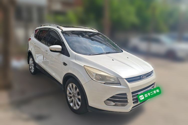 Used Ford Kuga 2013 1.6L GTDi Two-Wheel-Drive Trend Model Front Right 45 Deg