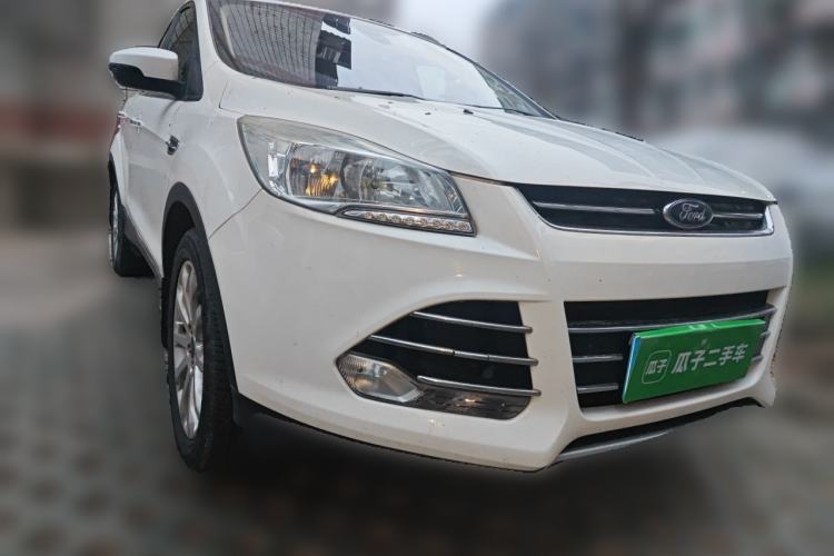 Used Ford Kuga 2013 1.6L GTDi 4x4 Elite Model Front Right 45 Deg