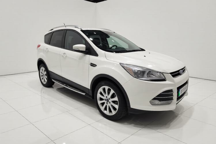 Used Ford Kuga 2013 1.6L GTDi Two-Wheel-Drive Trend Model Front Right 45 Deg