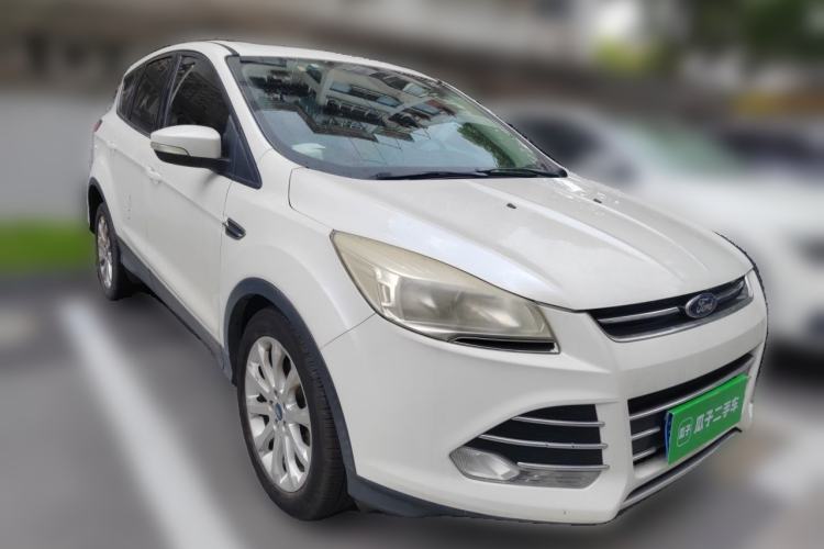 Used Ford Kuga 2013 1.6L GTDi Two-Wheel-Drive Trend Model Front Right 45 Deg