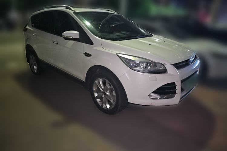 Used Ford Kuga 2013 2.0L GTDi Four-Wheel-Drive Sport Model Front Right 45 Deg